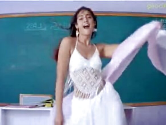 सेक्सी अभिनेत्री फिल्म वीडियो शो इलियाना एक शिक्षक के रूप में