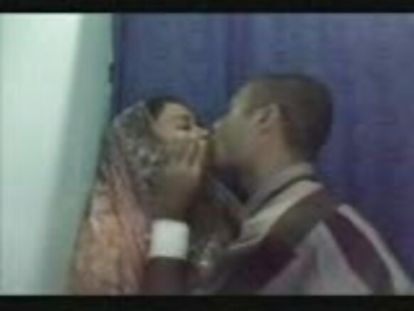 युवा देसी भोजपुरी सेक्सी विडियो मूवी जोड़ा साइबरकैफे में सेक्स कर रहा है युवा जोड़ा केबिन में