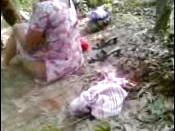 देसी रंडी कि चुदाई भोजपुरी सेक्सी मूवी भोजपुरी आउटडोर देसी