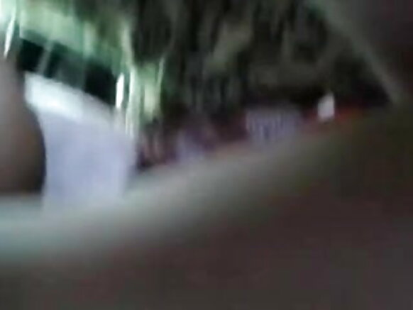 बहुत हॉट भारतीय और सेक्सी गर्लफ्रेंड सबसे हॉट तरीके से कार में अपने बॉयफ्रेंड को चोदता है मूवी बीएफ सेक्सी