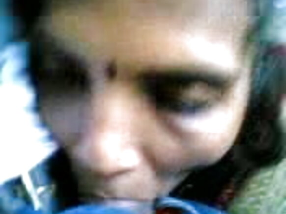 मास्टर एचडी में सेक्सी इमेज वीडियो में मास्टर का मुर्गा चूसता है