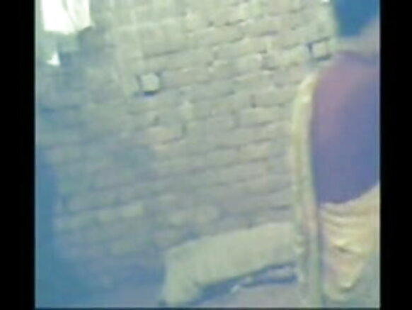 देसी आंटी के साथ गड़बड़ पड़ोसी आंटी बॉलीवुड सेक्सी वीडियो चुदाई मूवी