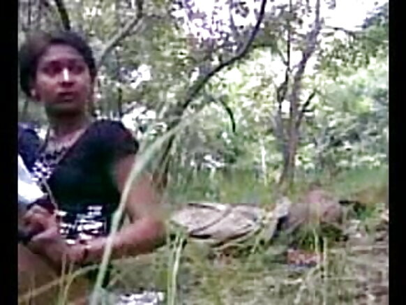 अद्भुत सेक्सी हिंदी वीडियो फुल मूवी देसी लड़की चुदाई प्रेमी के साथ आउटडोर गधा सबके लिए