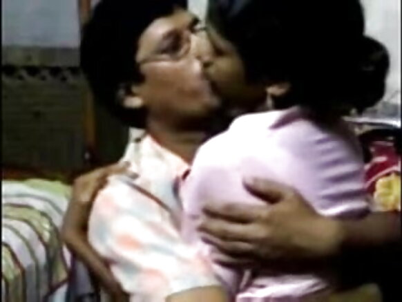 साउथ इंडियन हेड हॉलीवुड में एक होटल में अपनी नौकरानी का आनंद लेती है सेक्सी हिंदी माइन होटल