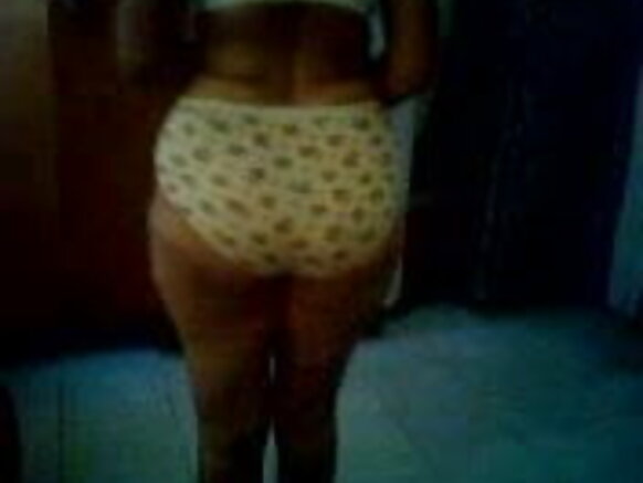 चाची कुलोना के साथ चाची सेक्स मूवी