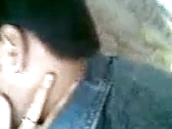 जबरदस्त स्तन के साथ मूड में गुज्जू जोड़ा