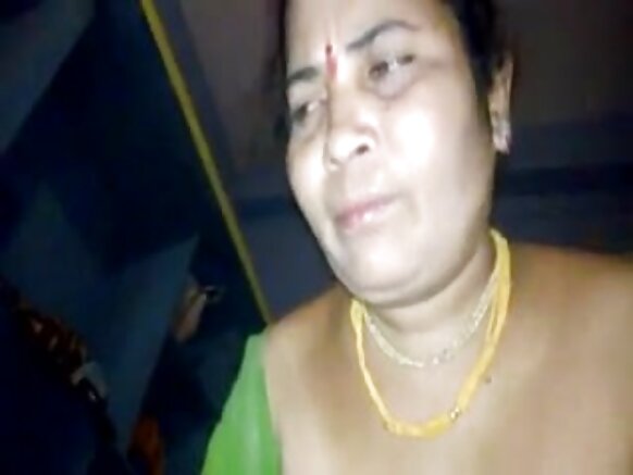 मैं देसी चाची मतुरा नीली सेक्सी फोटो