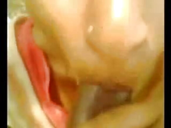 तमिल लड़की अपने प्रेमी का लंड चूस रही हिंदी में सेक्सी मूवी वीडियो