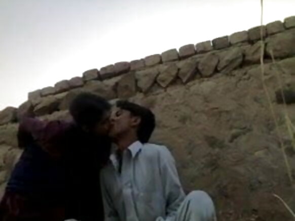 किशोर हिन्दी सेक्स किशोर छवि ट्यूब के साथ एक लड़के के मैदान में