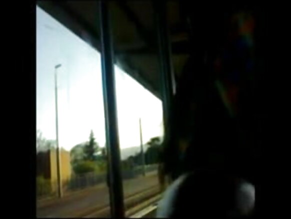 भारतीय बस स्टेशन पर हस्तमैथुन कर रही भारतीय लड़की सेक्सी माइन वीडियो अंग्रेजी में