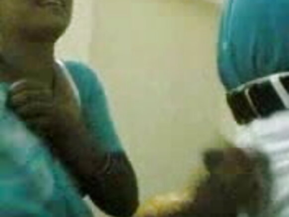 देसी आंटी हिंदी सेक्सी मूवी इन हिंदी दोस्तों के साथ देसी