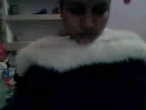 गर्म भारतीय संचिका नेना वेबकैम पर अपने शानदार स्तन के साथ शुरू होत है