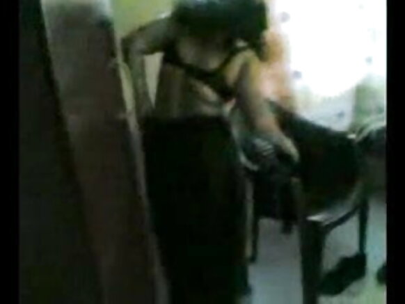 टाइमेड भारतीय मम्मी मॉमसे