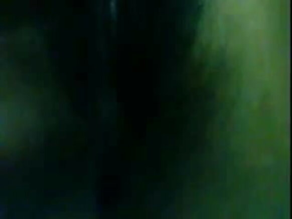 देसी देसी इंग्लिश स्कूलगर्ल फोटो सेल्फी ब्लू पी1