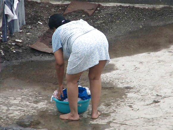 जासूस चाची भारत - दृश्यरतिक गधा एक सेक्सी मूवी देखना चाहत है - बोटिन दृश्यरतिक