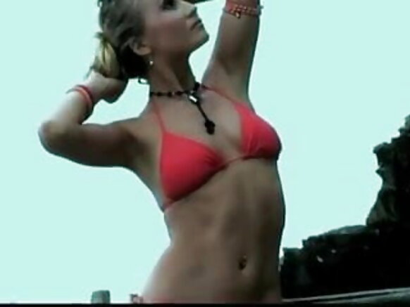 सबसे हॉट अऊर सेक्सी बिकनी मॉडल स्तन फोटो शूट, सेक्सी नीली छवियाँ