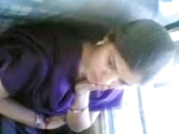 खूबसूरत फुल सेक्सी फुल सेक्सी फुल सेक्सी इंडियन वाइफ एक दोस्त कि बीवी दिखाती है अपने महान प्राकृतिक