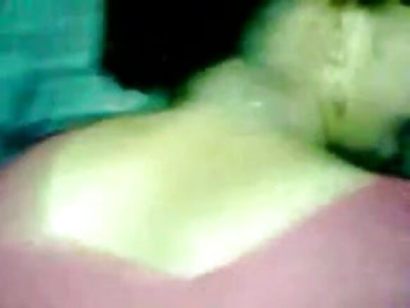 बंगला देसी 35 वर्षीय महिला अपने पति को बड़ी योनि दिखाती है। माई गॉड बंगला सेक्सी मूवी शो वीडियो