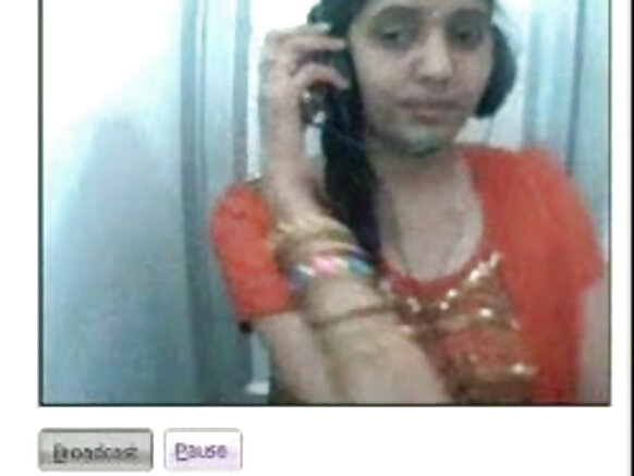 हॉट देसी दिखाता है स्तन और चूत सेक्सी मूवी वीडियो हॉट देसी में एक नेट कॉफी