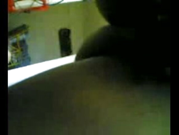 खूबसूरत मलया लड़की को जोर से गड़बड़