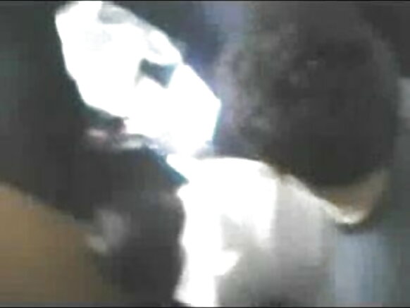 भारतीय प्रेमिका गड़बड़ अपने प्रेमी द्वारा साइबर कैफे में सेक्सी छवियों सेक्सी छवियों के साथ छिपे हुए कैमरे