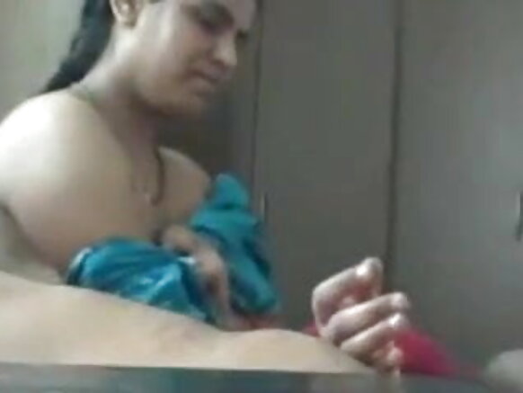 आंटी सेक्सी गर्ल ने मूवी के कुछ पल कैद किए