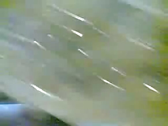 स्मार्ट साउथ इंडियन भोजपुरी मूवी सेक्सी आंटी मेरे बॉयफ्रेंड के सामने ड्रेस पहन रही है, उसका बॉयफ्रेंड