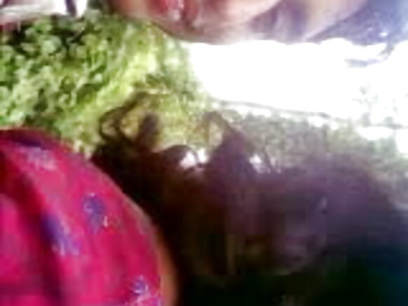 देसी एक लड़की के स्तन चूस रही देसी हिंदी सेक्सी फिल्म शो फिल्टर