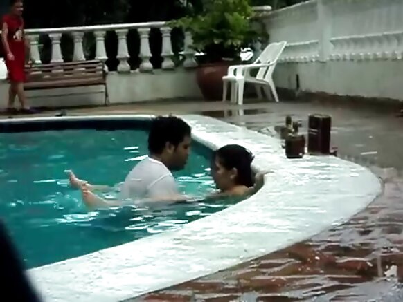 पूल में अंग्रेजी सेक्स सेक्स मूवी