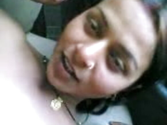 कार में एक जोड़े के लिए भारतीय जोड़ा बफ सेक्सी मूवी