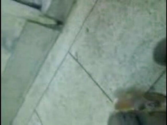 मुलायम भारतीय लड़की के स्तन बीएफ द्वारा पीटा सेक्सी हिंदी मूवी